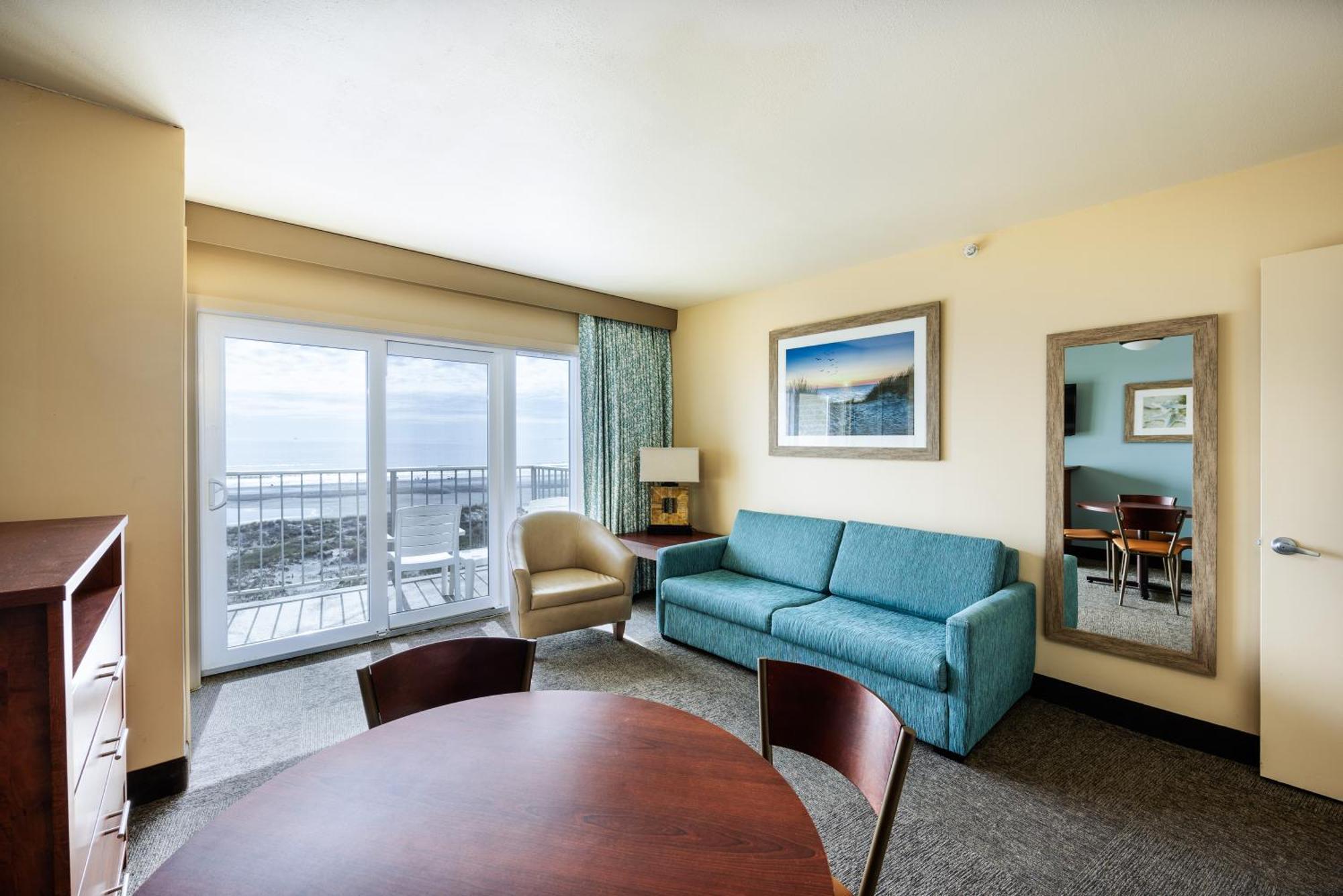 Resort Reges Oceanfront 3*